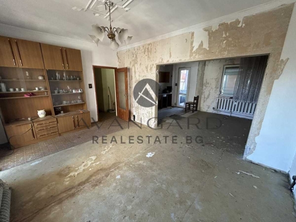 Тристаен апартамент в Пловдив, Тракия - 92 кв.м за 1196 €/кв.м - Снимка #1