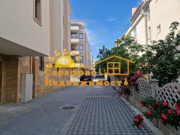 Тристаен апартамент в Бургас, Сарафово - 107 кв.м за 853 €/кв.м - Снимка #1