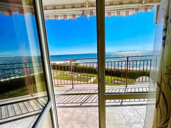 Тристаен апартамент в к.к. Елените - 95 кв.м за 1422 €/кв.м - Снимка #1