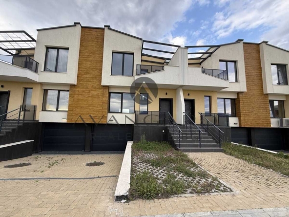 Къща в Пловдив, Христо Смирненски - 230 кв.м за 597 €/кв.м - Снимка #1