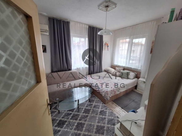 Етаж от къща в Пловдив, Кършияка - 189 кв.м за 464 €/кв.м - Снимка #1