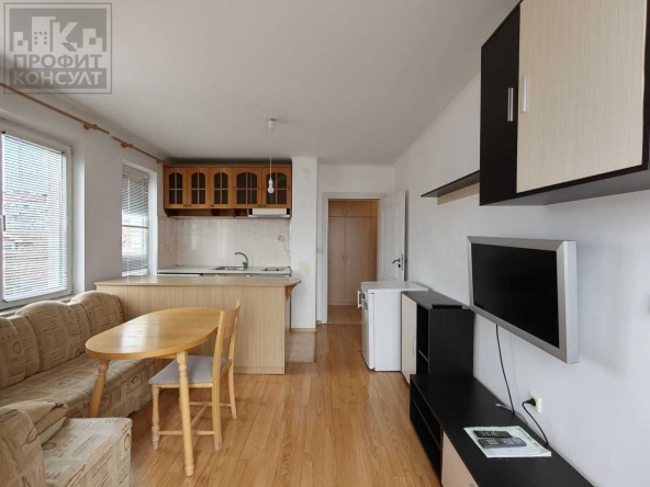 Двустаен апартамент в Велико Търново, Център - 49 кв.м за 1145 €/кв.м - Снимка #1