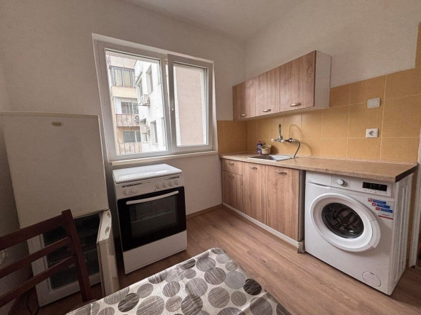 Дава се под наем Двустаен апартамент в Пловдив, Тракия - 68 кв.м за 378.93 € - Снимка #1
