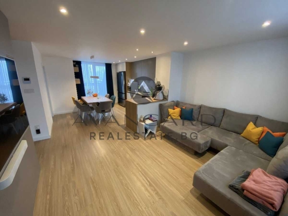 Тристаен апартамент в Пловдив, Тракия - 93 кв.м за 2457 €/кв.м - Снимка #1