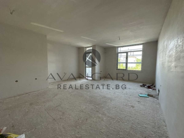 Тристаен апартамент в Пловдив, Кючук Париж - 109 кв.м за 731 €/кв.м - Снимка #1
