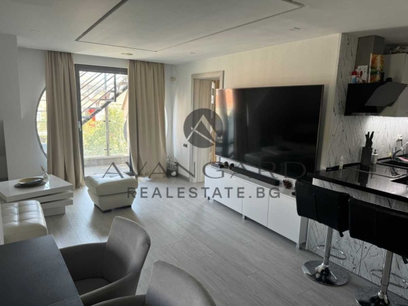 Мезонет в Пловдив, Център - 200 кв.м за 2450 €/кв.м - Снимка #1