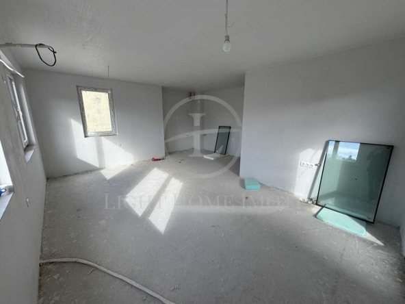Тристаен апартамент в Пловдив, Прослав - 101 кв.м за 1238 €/кв.м - Снимка #1