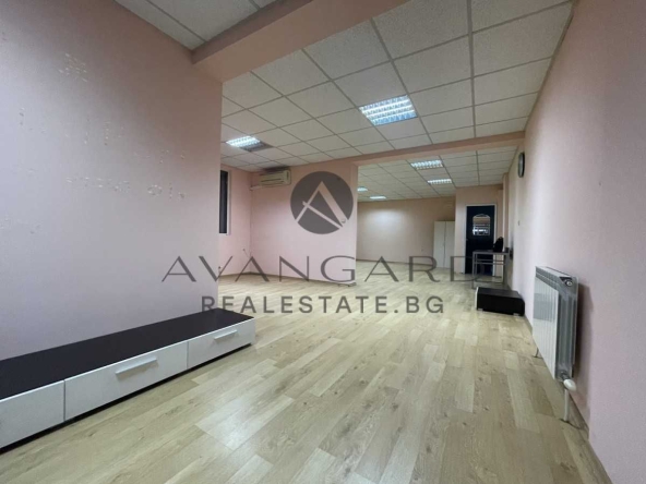 Магазин в Пловдив, Кършияка - 70 кв.м за 1600 €/кв.м - Снимка #1