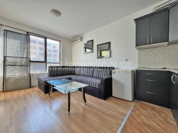 Двустаен апартамент в к.к. Слънчев бряг - 59 кв.м за 1111 €/кв.м - Снимка #1