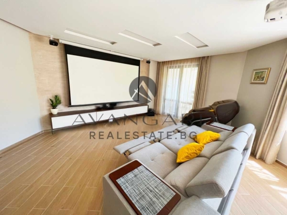 Четиристаен апартамент в Пловдив, Кючук Париж - 168 кв.м за 1786 €/кв.м - Снимка #1