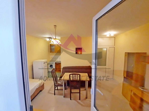 Дава се под наем Едностаен апартамент в Варна, Цветен квартал - 33 кв.м за 250 € - Снимка #1