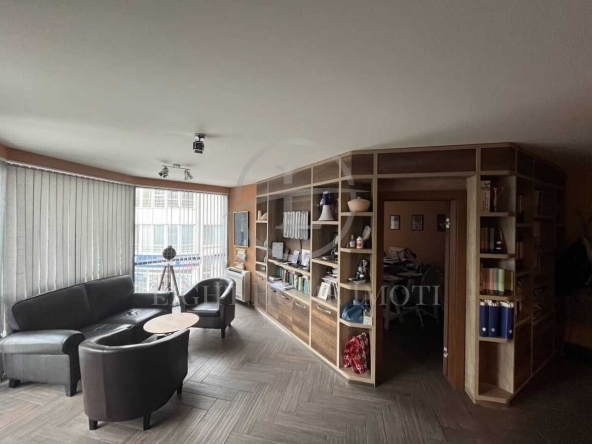 Двустаен апартамент в Пловдив, Център - 70 кв.м за 2572 €/кв.м - Снимка #1