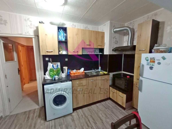 Дава се под наем Двустаен апартамент в Варна, Левски - 68 кв.м за 325 € - Снимка #1