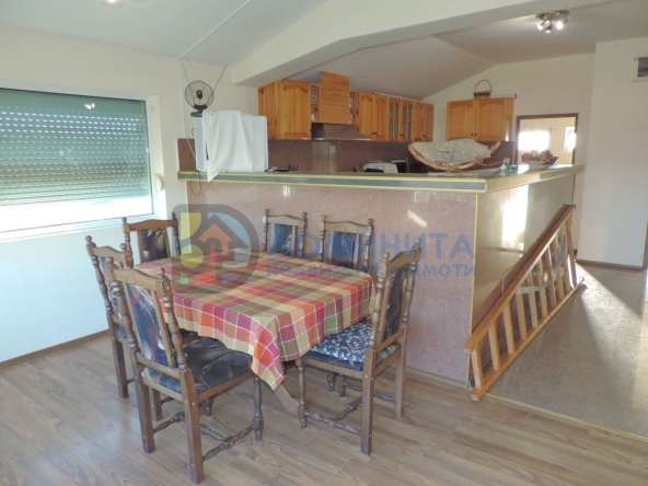 Етаж от къща в Царево - 165 кв.м за 631 €/кв.м - Снимка #1