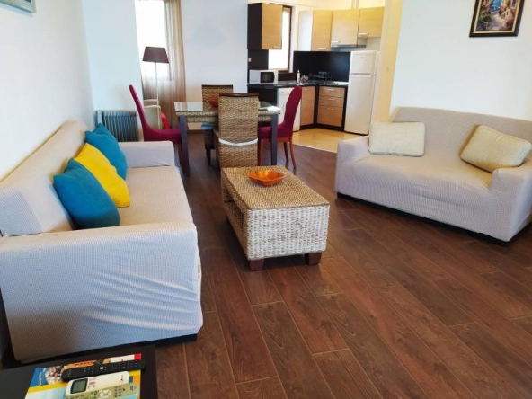 Дава се под наем Тристаен апартамент в Ахелой - 85 кв.м за 690 € - Снимка #1