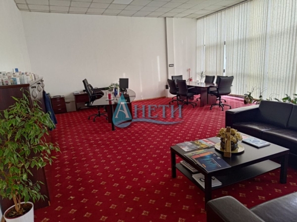 Дава се под наем Офис в София, Драгалевци - 1000 кв.м за 10000 € - Снимка #1