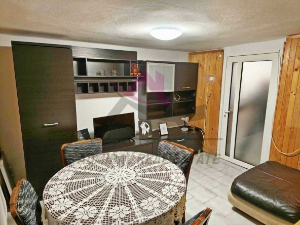 Дава се под наем Тристаен апартамент в Варна, ХЕИ - 80 кв.м за 300 € - Снимка #1