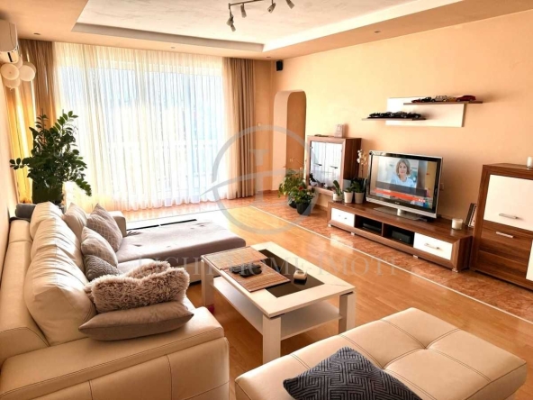 Етаж от къща в Пловдив, Кючук Париж - 140 кв.м за 1768 €/кв.м - Снимка #1