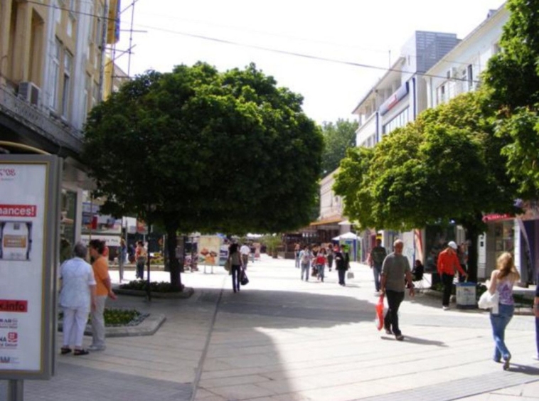 Тристаен апартамент в София, Център - 70 кв.м за 3429 €/кв.м - Снимка #1