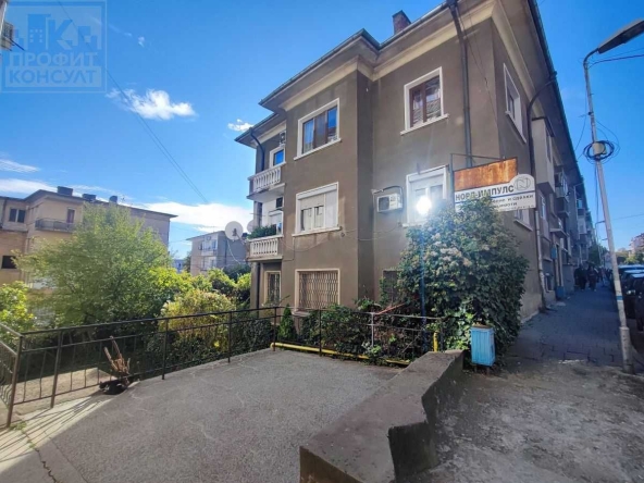 Тристаен апартамент в Велико Търново, Център - 75 кв.м за 1694 €/кв.м - Снимка #1