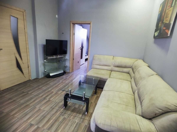 Тристаен апартамент в София, Център - 73 кв.м за 2398 €/кв.м - Снимка #1
