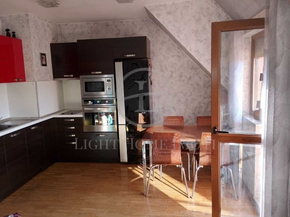 Тристаен апартамент в Пловдив, Кючук Париж - 97 кв.м за 2165 €/кв.м - Снимка #1