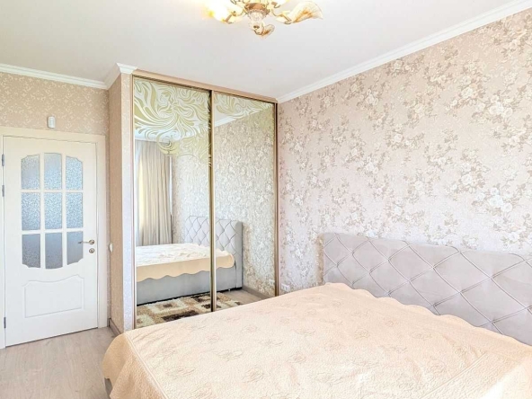 Дава се под наем Двустаен апартамент в София, Дружба 1 - 80 кв.м за 355 € - Снимка #1