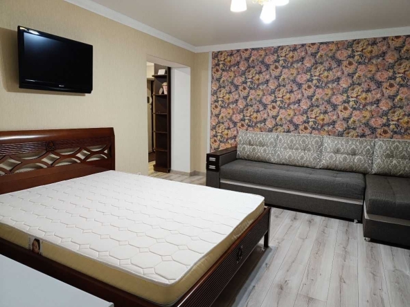 Дава се под наем Двустаен апартамент в София, Иван Вазов - 62 кв.м за 480 € - Снимка #1