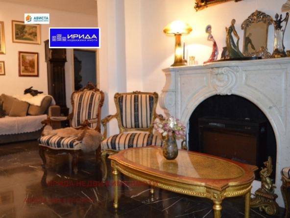 Тристаен апартамент в София, Център - 92 кв.м за 5327 €/кв.м - Снимка #1