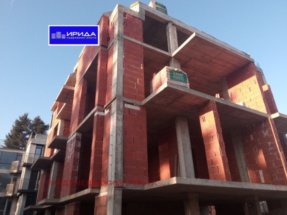 Мезонет в София, Карпузица - 300 кв.м за 2000 €/кв.м - Снимка #1