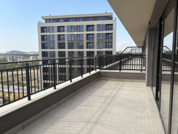 Тристаен апартамент в Пловдив, Тракия - 147 кв.м за 1191 €/кв.м - Снимка #1