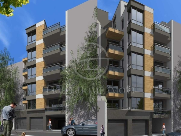 Тристаен апартамент в Пловдив, Център - 103 кв.м за 2409 €/кв.м - Снимка #1