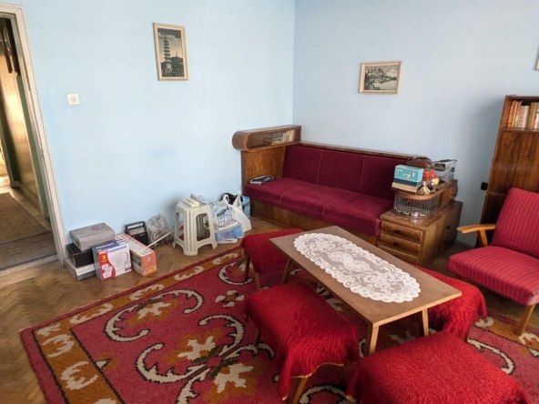 Тристаен апартамент в Бургас, Център - 80 кв.м за 2225 €/кв.м - Снимка #1
