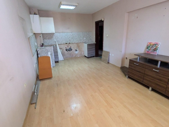 Тристаен апартамент в Бургас, Център - 138 кв.м за 2362 €/кв.м - Снимка #1