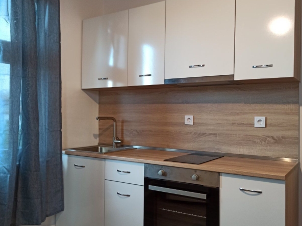 Двустаен апартамент в Казанлък - 65 кв.м за 4 €/кв.м - Снимка #1