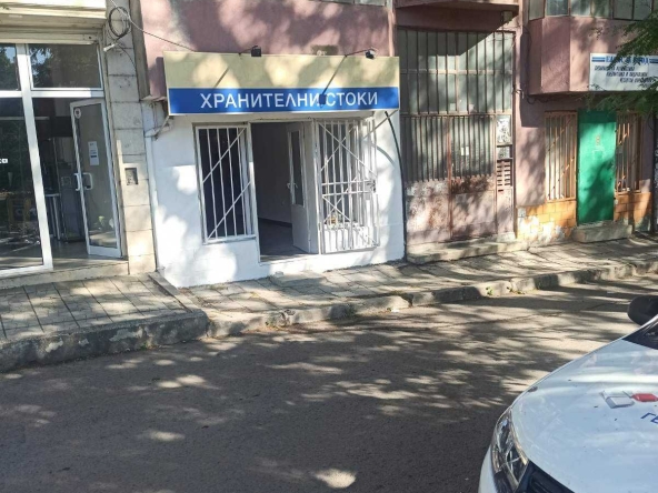 Дава се под наем Магазин в Варна, Автогара - 43 кв.м за 163.2 € - Снимка #1