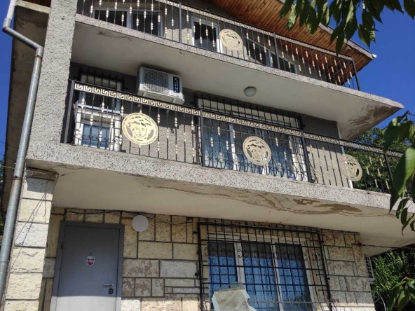 Къща в с. Батово, Област Добрич - 200 кв.м за 204 €/кв.м - Снимка #1