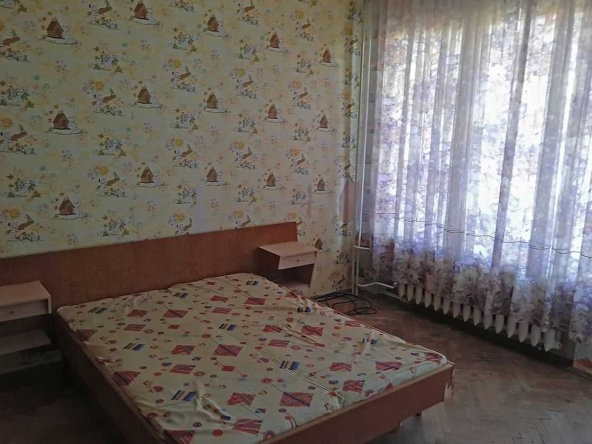 Дава се под наем Двустаен апартамент в Бургас, Лазур - 45 кв.м за 145 € - Снимка #1