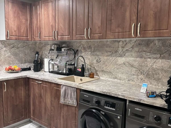 Тристаен апартамент в Дупница - 70 кв.м за 1286 €/кв.м - Снимка #1