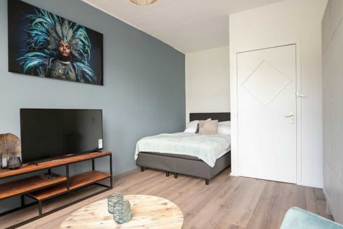 Дава се под наем Едностаен апартамент в Пловдив, Център - 45 кв.м за 193.8 € - Снимка #1