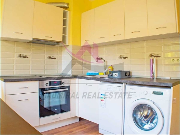 Дава се под наем Тристаен апартамент в Варна, Базар Левски - 70 кв.м за 665 € - Снимка #1