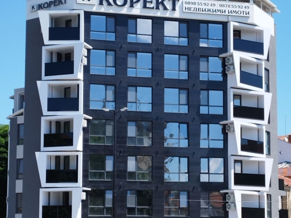 Гараж / Паркомясто в Плевен, Идеален център - 18 кв.м за 1662 €/кв.м - Снимка #1