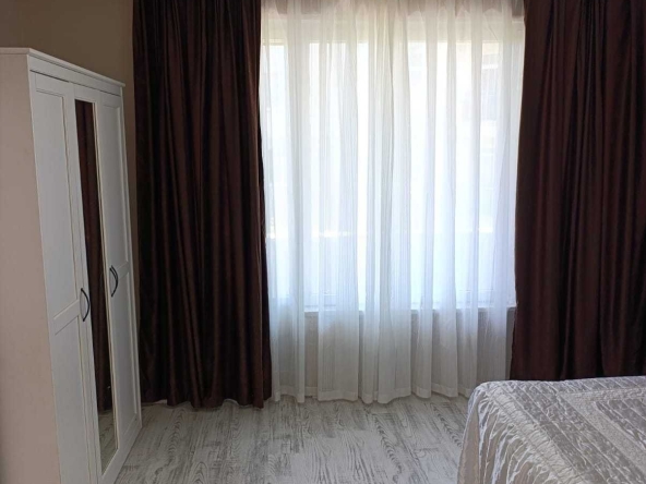 Дава се под наем Тристаен апартамент в Бургас, Лазур - 95 кв.м за 498.27 € - Снимка #1