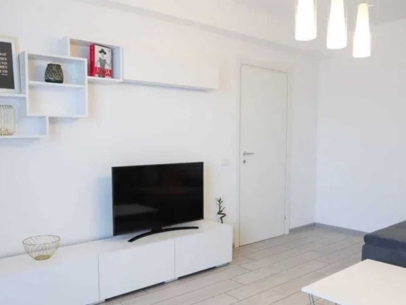 Дава се под наем Тристаен апартамент в Пловдив, Беломорски - 87 кв.м за 331.5 € - Снимка #1