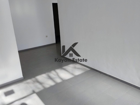 Дава се под наем Магазин в Пловдив, Гагарин - 70 кв.м за 357 € - Снимка #1