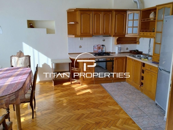 Дава се под наем Тристаен апартамент в Пловдив, Център - 104 кв.м за 600 € - Снимка #1