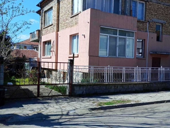 Етаж от къща в Поморие - 104 кв.м за 837 €/кв.м - Снимка #1