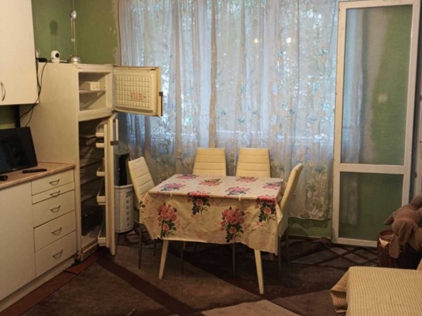 Дава се под наем Тристаен апартамент в София, Оборище - 120 кв.м за 665 € - Снимка #1