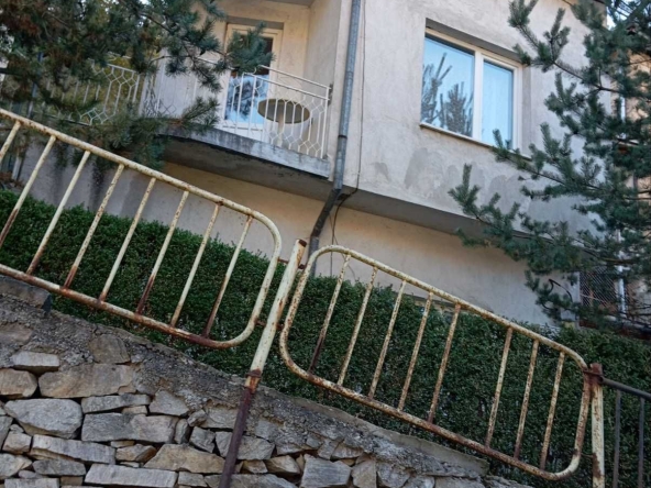 Къща в с. Нареченски бани, Област Пловдив - 210 кв.м за 410 €/кв.м - Снимка #1