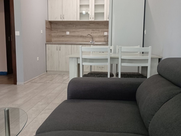 Дава се под наем Двустаен апартамент в Перник, Изток - 59 кв.м за 459 € - Снимка #1